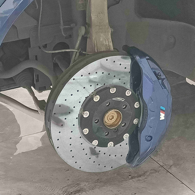 Aluminiowy zacisk hamulcowy BMW X5 Duży rozmiar 10 zacisków tłokowych 420 mm Tarcze węglowo-ceramiczne