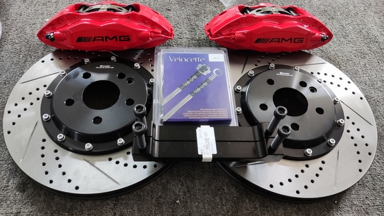 4 zestawy zacisków hamulca samochodowego tłokowego Rozmiar obręczy R17 Pasuje do Benz GLA W117 / Brembo F50