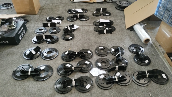 Pasuje do wsporników zacisku Brembo GT6 Kolor dostosowany do Toyota Honda Mercedes Benz